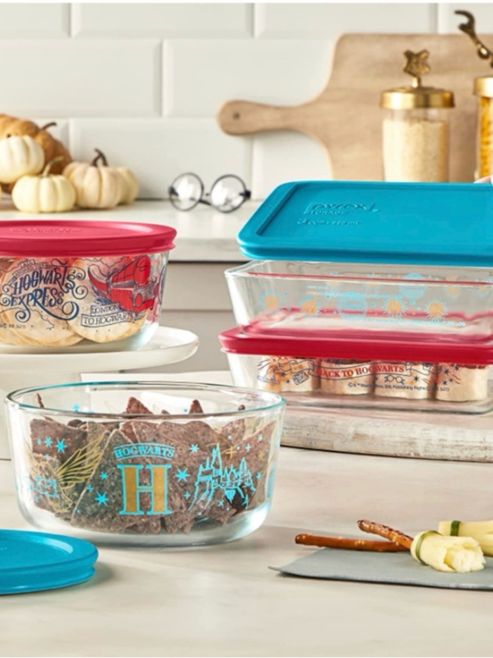 Warner Bros. Harry Potter Glass Food Storage Set with Teal and Red Lids